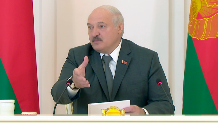 «Я пока Президент, я так считаю». Какие полномочия Лукашенко оставит за собой, а какие сможет передать?