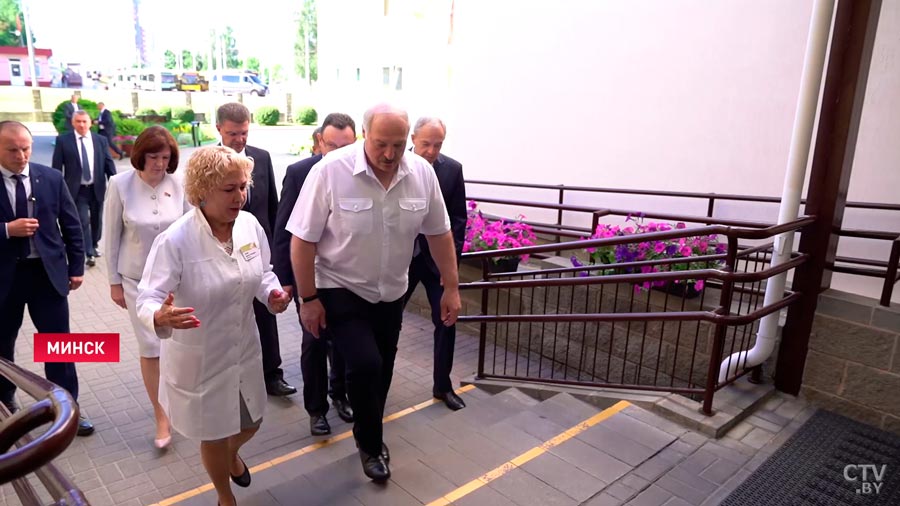 Александр Лукашенко: как гадко поступила Украина. Мы спасаем их людей и будем спасать, а они закрыли нам пролёт-1