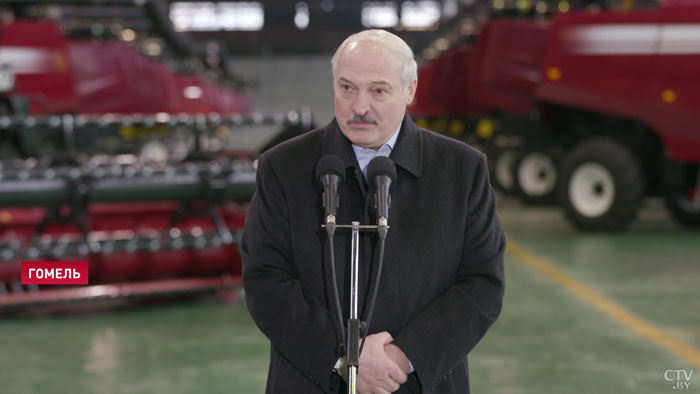 У Александра Лукашенко спросили о сливах телефонных разговоров в сеть. Вот что ответил Президент -13
