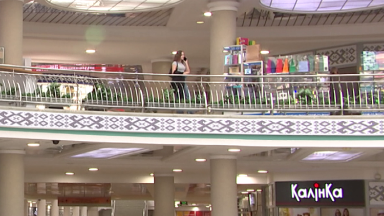 Лукашенко поздравил работников и ветеранов торговой отрасли