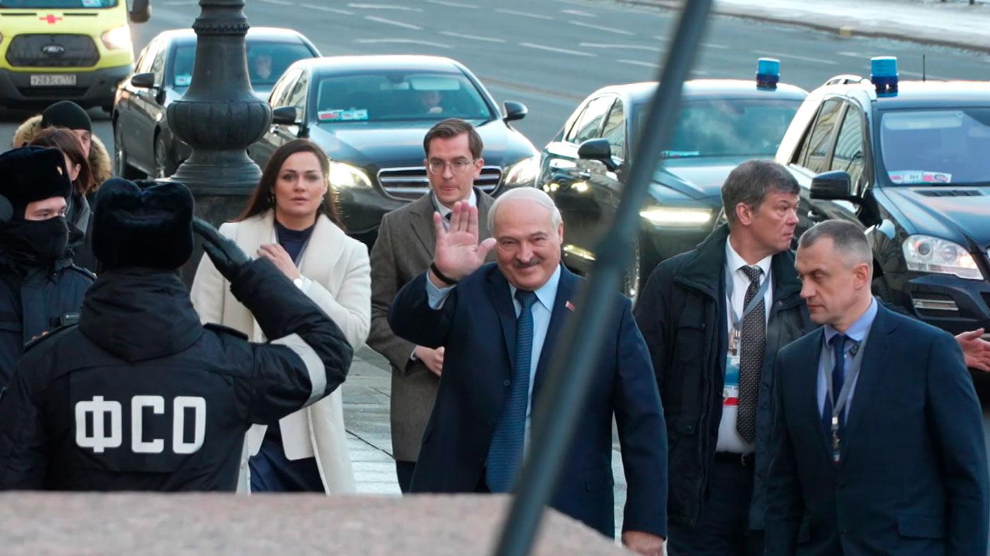 Лукашенко прибыл на неформальную встречу лидеров стран СНГ