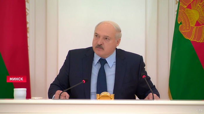 Лукашенко: «Зачем в школу закупать через посредников свёклу несчастную, капусту? Зачем? Кого мы кормим?»-4 Лукашенко: «Зачем в школу закупать через посредников свёклу несчастную, капусту? Зачем? Кого мы кормим?»-4