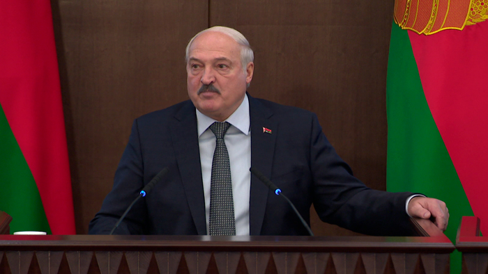 Лукашенко: бчбшников в стране быть не должно, а у вас они повылазили, песни поют, без штанов ходят