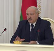 Александр Лукашенко: «Заболеваемость у нас, к сожалению, пока не снижается. Хотя и нет нарастания лавинообразного»