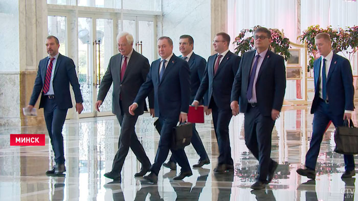 «Подготовили справку, кто такой». Лукашенко о том, что Крутому нужно сделать в России-1