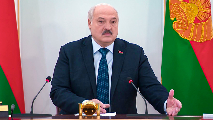 «Это уже прерогатива не армии, а КГБ». Лукашенко назвал порядок действий, если на Беларусь нападут террористы