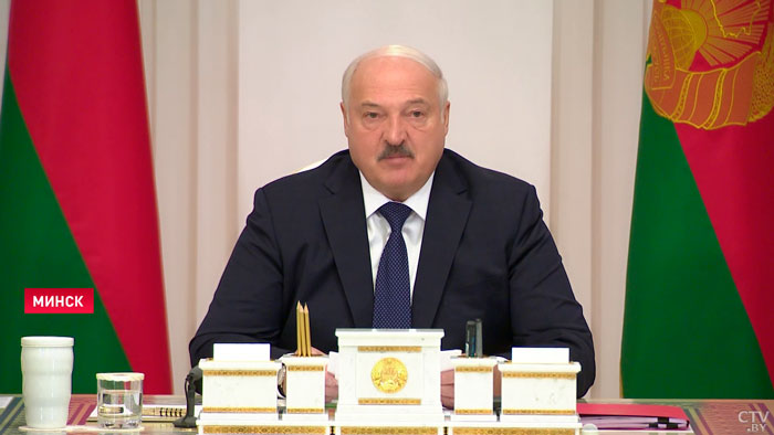 Лукашенко: мне кажется, что появятся в ближайшее время новые валютные союзы с новой валютой резервной-4