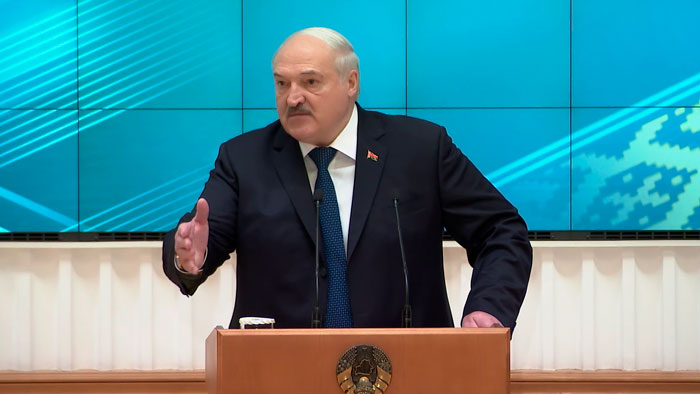 Лукашенко: губернатор говорит «мы выровняем» – как можно выровнять, если уже погибли телята?!