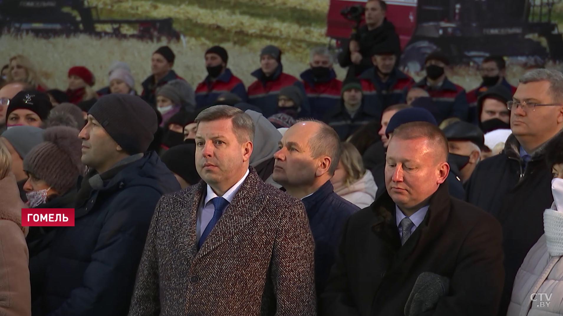 Александр Лукашенко на «Гомсельмаше»: хочу, чтобы все понимали, что государство плечо подставит, но когда-то долги надо отдавать-19