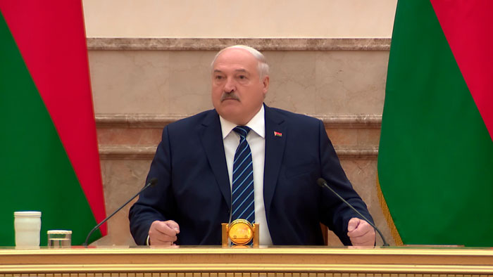 Лукашенко про учебники: такой хлам – ни один студент это не выучит!