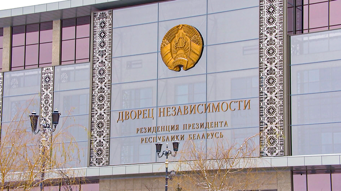 Чтобы адекватно реагировать на изменения ситуации. Лукашенко провёл совещание по вопросам обороны страны
