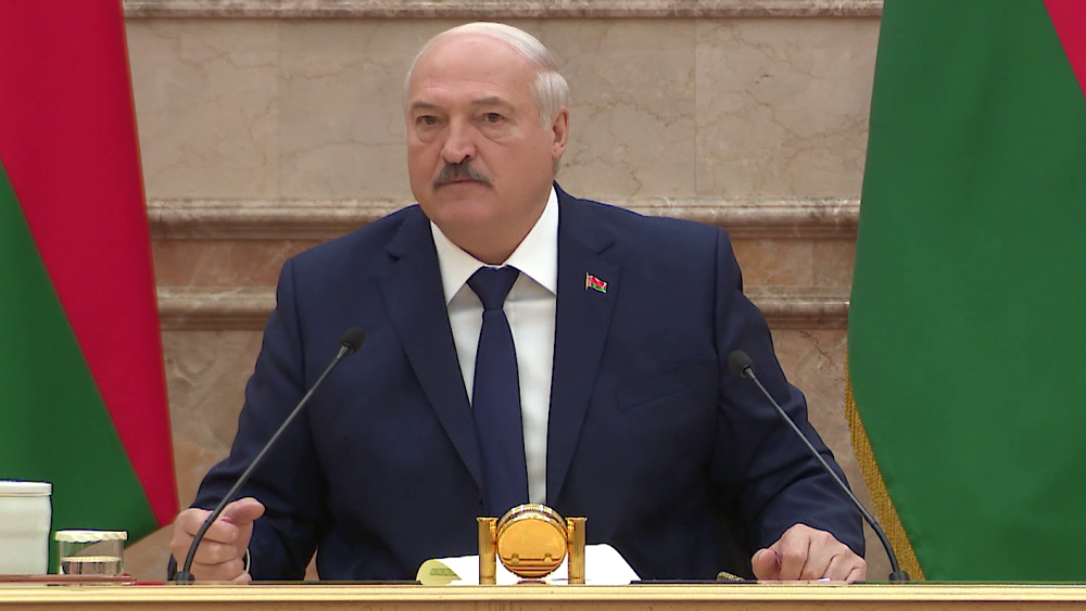 «Они его не обезболивали!» Лукашенко рассказал случай, как помогал больному онкологией «Они его не обезболивали!» Лукашенко рассказал случай, как помогал больному онкологией
