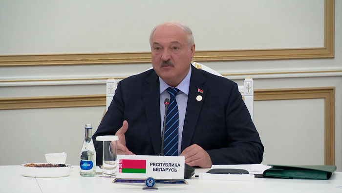 Лукашенко: пока на Западе инвестируют в войну, мы увеличиваем вложения в наукоёмкие производства