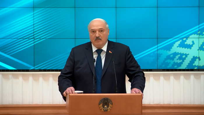 Лукашенко – управленцам: в кабинетах засиделись, пора задуматься о новой системе оплаты труда!