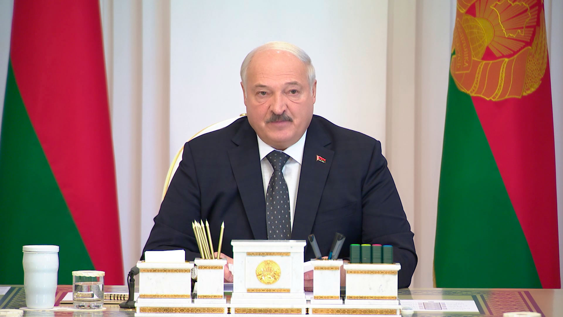 Президент Беларуси раскритиковал правительство за плохую проработку ряда важных решений