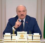 Лукашенко о беженцах на границе: очень много женщин, беременных на 8-9-м месяце. Они, наверное, будут рожать у нас