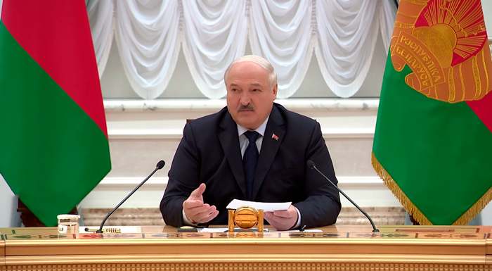 «Нам надо убрать всё лишнее». Лукашенко поручил провести ревизию законодательства Беларуси «Нам надо убрать всё лишнее». Лукашенко поручил провести ревизию законодательства Беларуси