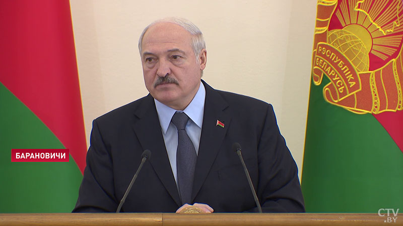 Александр Лукашенко: «В течение двух лет в Барановичском регионе выше тысячи рублей должны быть зарплаты»-11