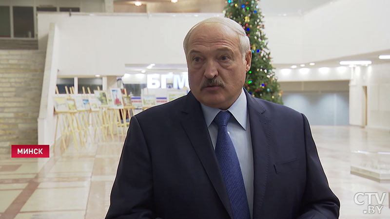 Александр Лукашенко, посещая БГМУ: «Давайте принимать решения»-4