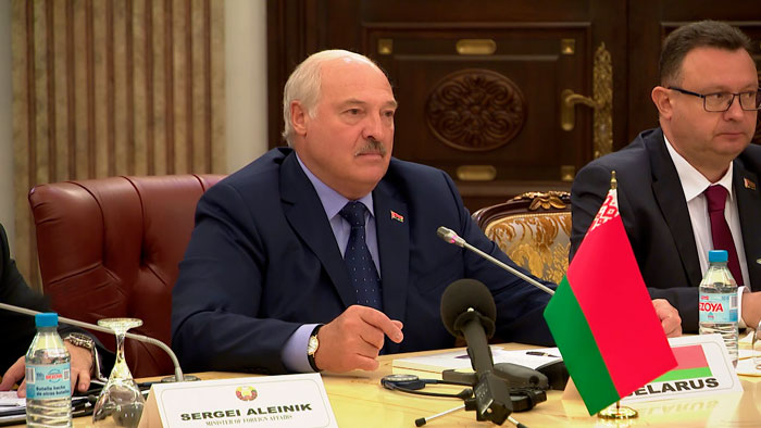 Александр Лукашенко в Экваториальной Гвинее: мы подписали документы, договорились о 74 конкретных проектах