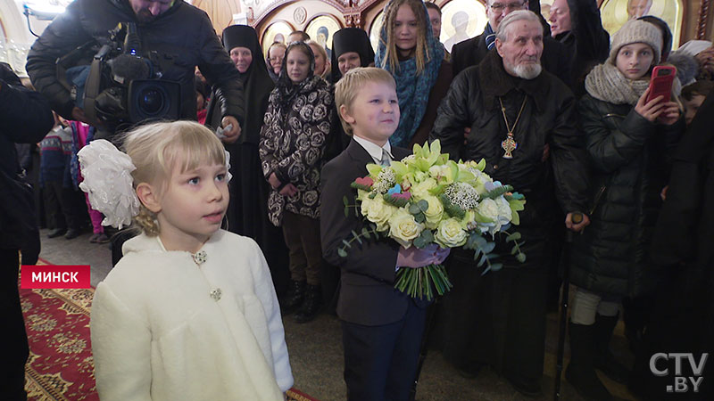 Александр Лукашенко зажёг рождественскую свечу в храме Свято-Елисаветинского женского монастыря-8