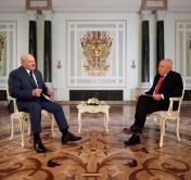 Лукашенко в интервью о Путине: мы поняли, что пришло время встать спиной к спине и отстреливаться