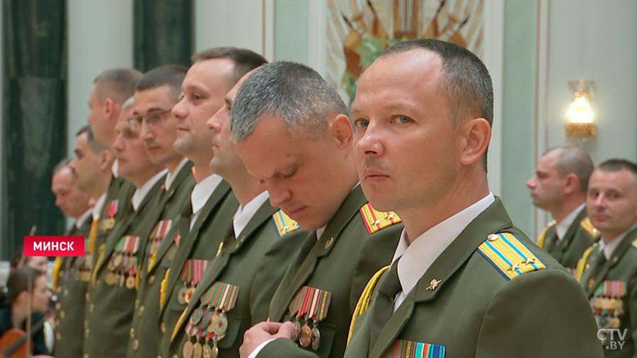 Президент Беларуси: подняли так высоко планку действий по защите отечества, что удерживать её будет непросто-4