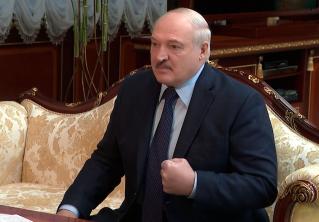 Лукашенко: если бы планировали какую-то войну против Украины, совершенно по-другому вели бы себя СМИ