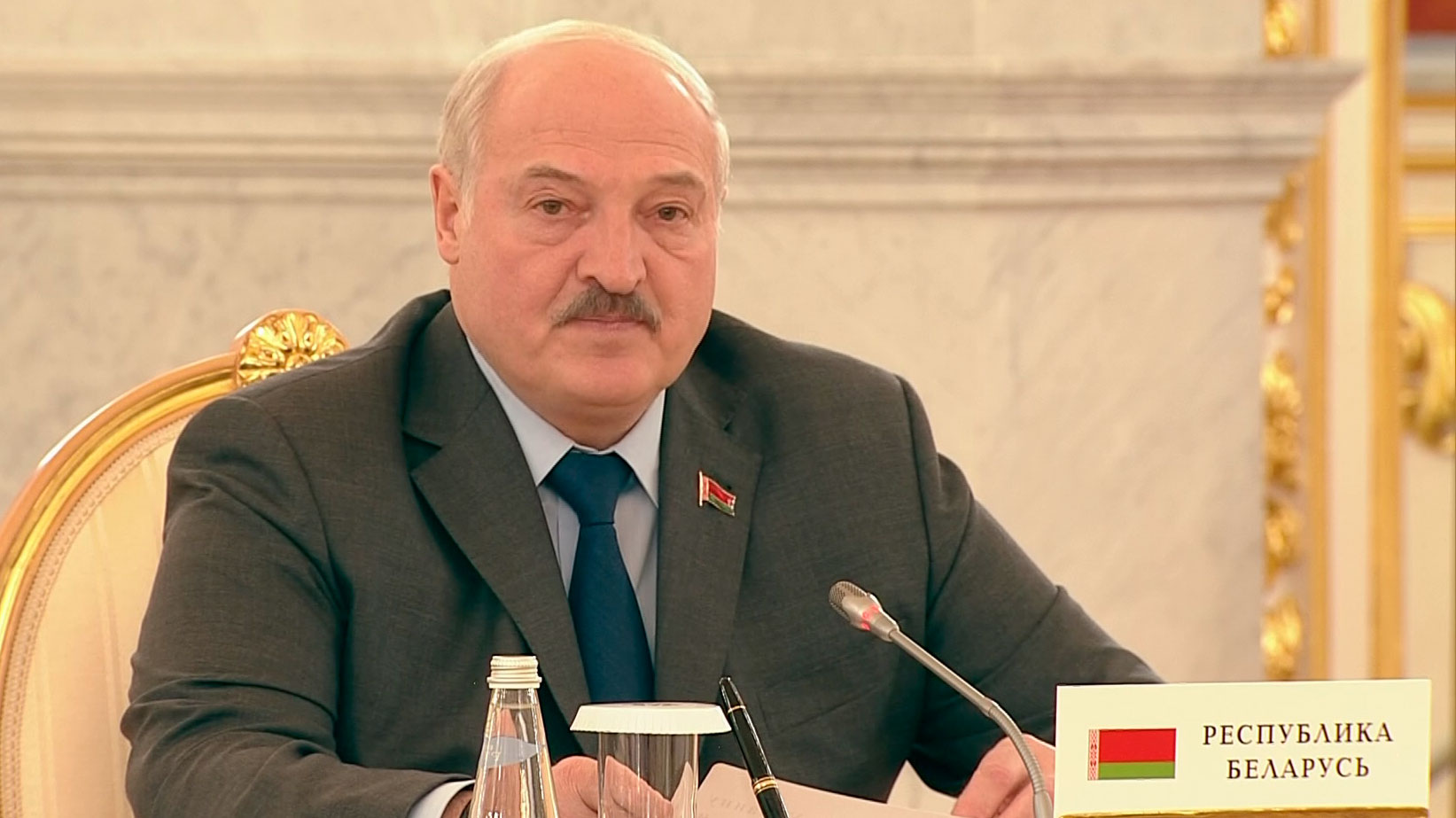 Александр Лукашенко: посмотрите, как монолитно действует Евросоюз, вот тут с них нам нужно брать пример