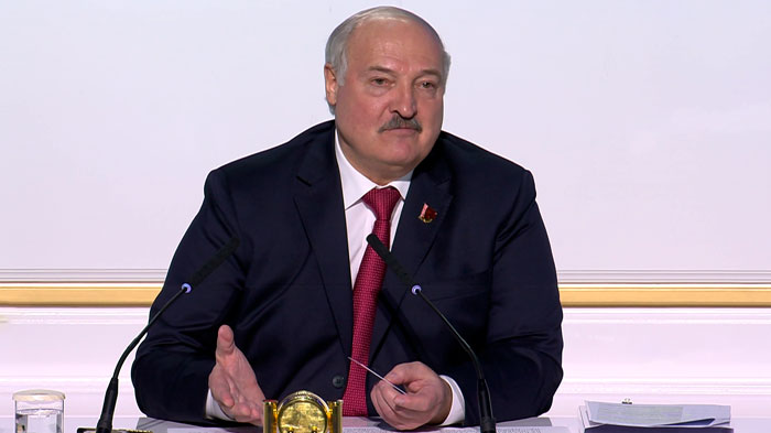 Лукашенко: не цепляюсь я за эту должность, ни за одну, ни за вторую – просто хочу, чтобы было хорошо