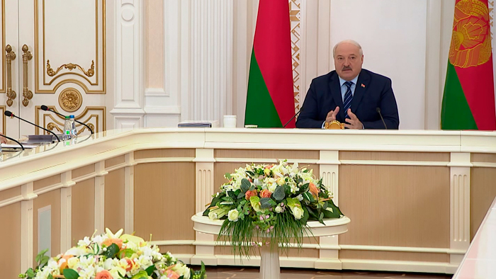 Президент Беларуси: «Боюсь, чтобы враньё в правительстве не стало традицией»
