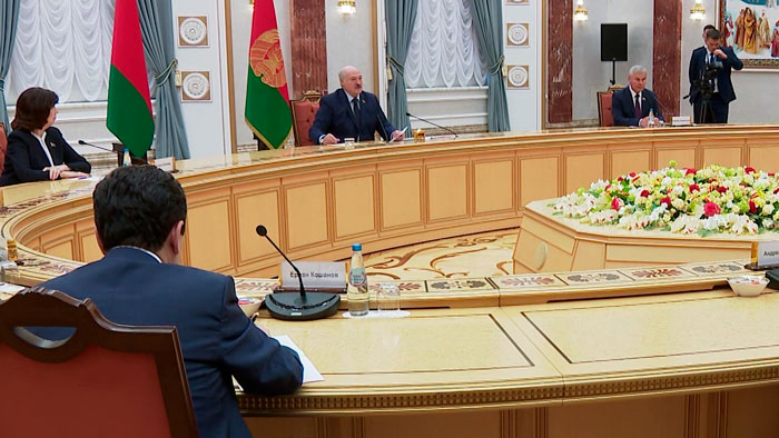 Лукашенко: Зеленский выдвигает предварительные условия, чтобы не допустить переговоров с Москвой