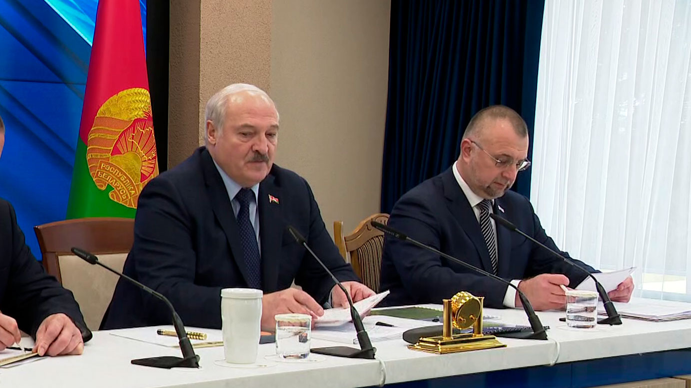 Лукашенко: эту технику под забор, давайте нам новую. Нет! Надо провести ревизию