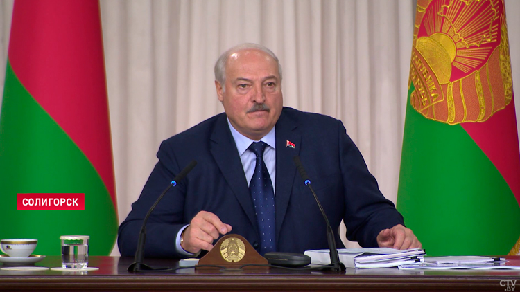 Лукашенко: предупреждаю по-дружески – давление в зимне-стойловый период со стороны контролёров будет бешеное-4
