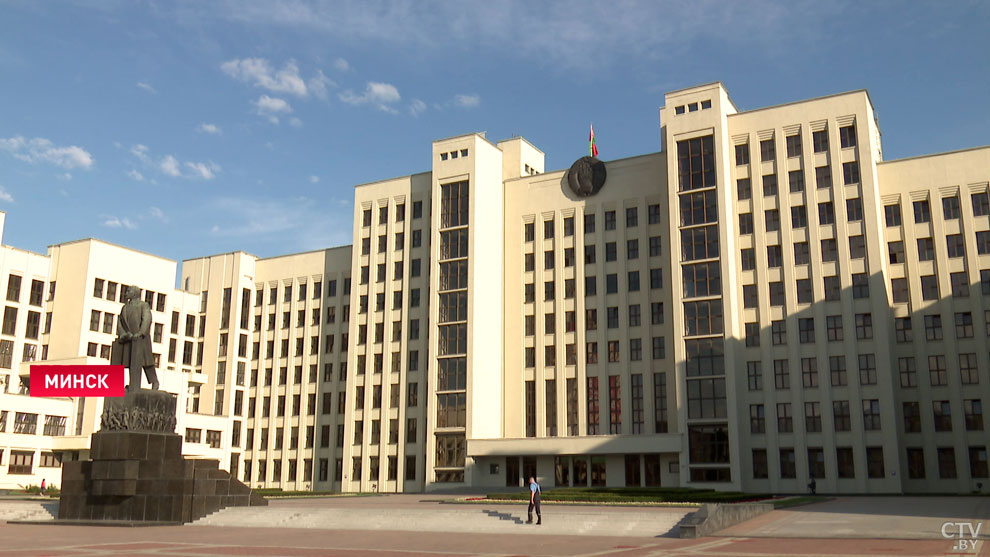 Евгений Лукьянов на встрече с Владимиром Андрейченко: в Минске это произошло в первый раз. Отсюда такая разная степень внимания-10