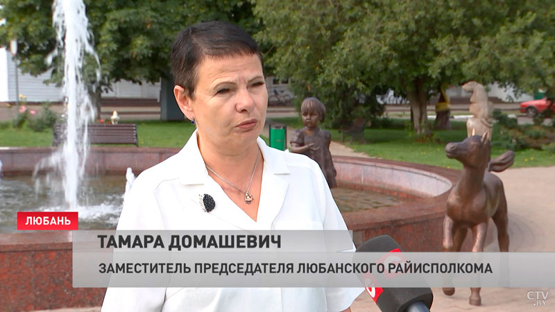 Дотронешься до цветов на платье – проживёшь счастливую жизнь. Для жителей Любани приготовили необычный подарок-4 Дотронешься до цветов на платье – проживёшь счастливую жизнь. Для жителей Любани приготовили необычный подарок-4