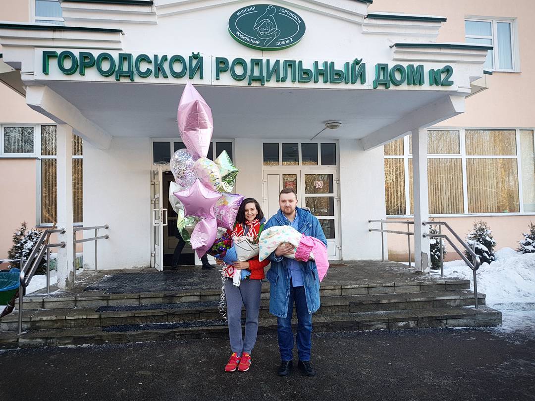«Когда нам её только принесли, мы смеялись: «Боже, кого мы родили». Любовь Черкашина впервые рассказала о дочери-16 «Когда нам её только принесли, мы смеялись: «Боже, кого мы родили». Любовь Черкашина впервые рассказала о дочери-16