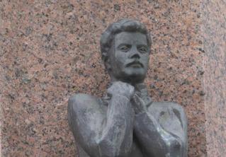 Шла Первая мировая война, но Максим Богданович отмечал 25-летие в прифронтовом Минске: Малая родина классика Шла Первая мировая война, но Максим Богданович отмечал 25-летие в прифронтовом Минске: Малая родина классика