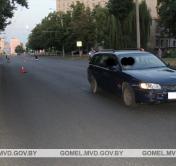 В Гомеле Opel сбил выехавшего на дорогу мальчика на роликах