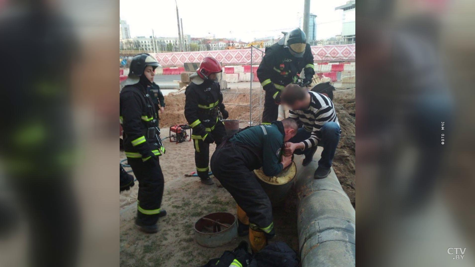 В Минске мальчик застрял в водопроводной трубе. Пришлось вызывать МЧС-1