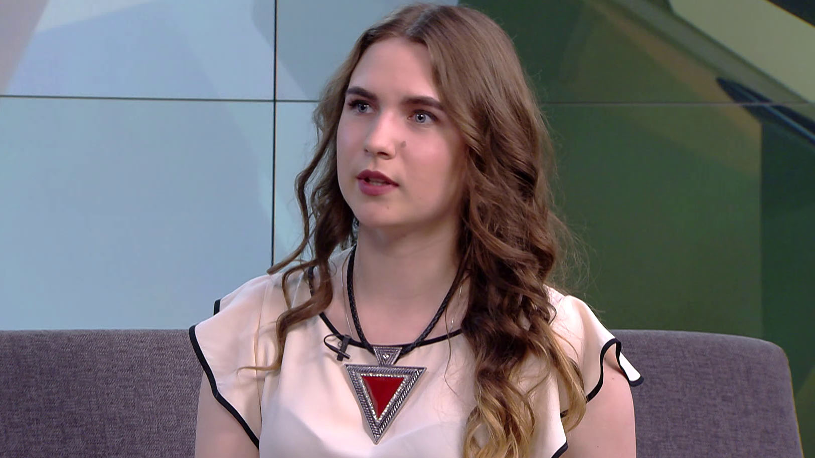 Яна Мармыш: «Петь начала с садика, а профессионально, музыкальная школа – всё это началось с 14 лет»