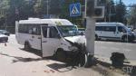 Маршрутка протаранила столб в Минске: водитель и пасажир реанимированы