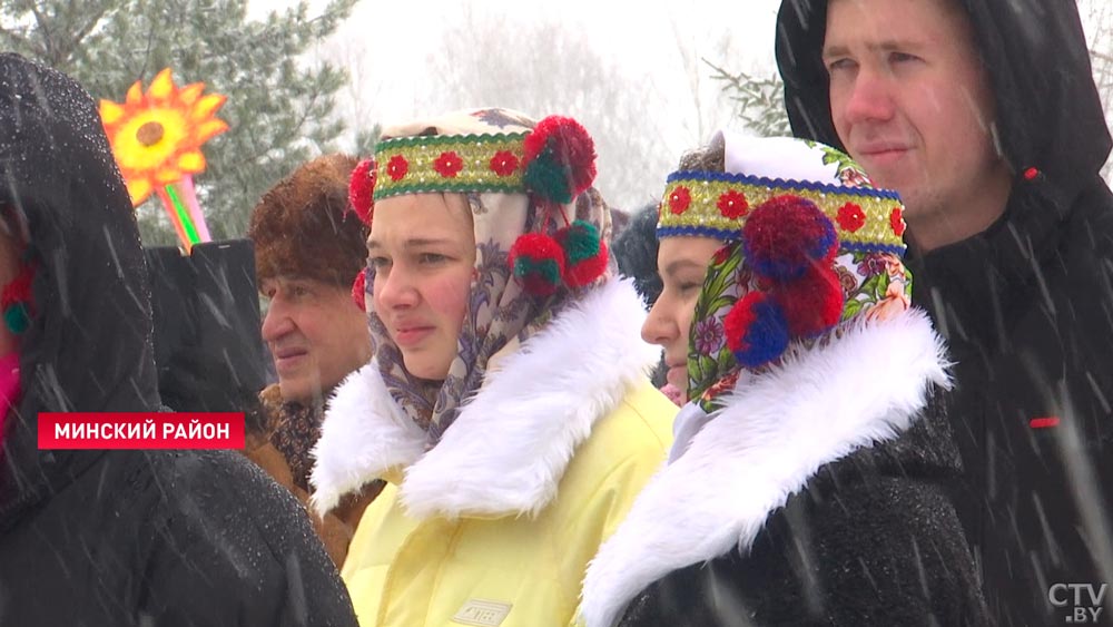 Пять часов ехали из Литвы на нашу Масленицу! Как проводили зиму в Музее архитектуры и быта под Минском?-29