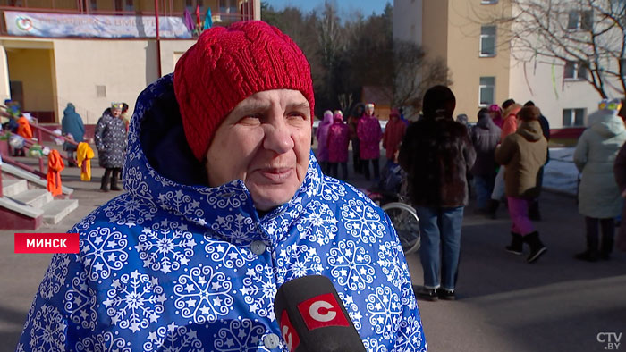 Потанцевали и сожгли чучело. В минском доме престарелых по-особому отметили Масленицу-4