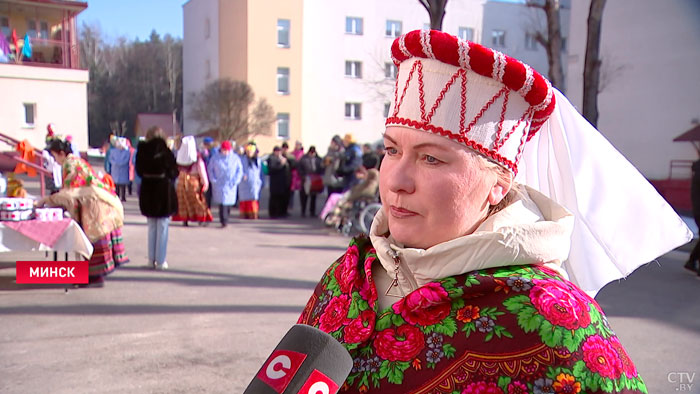 Потанцевали и сожгли чучело. В минском доме престарелых по-особому отметили Масленицу-7