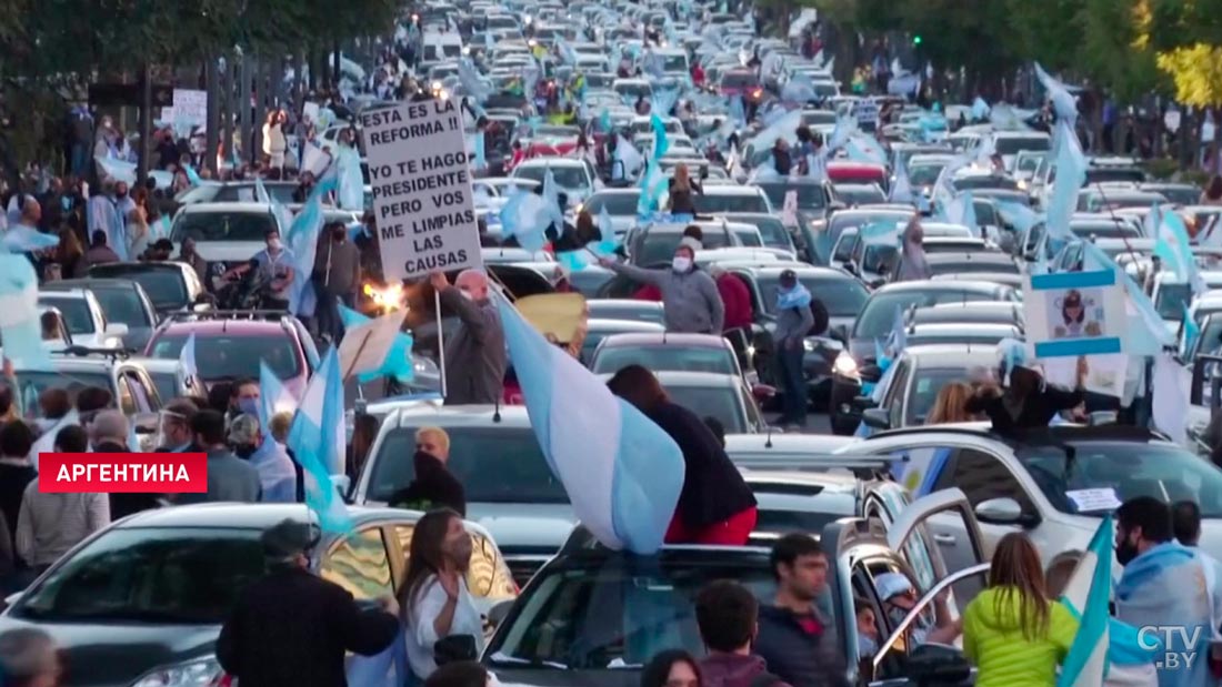 Массовые акции протеста в Аргентине: тысячи жителей выступили против карантинных мер-4