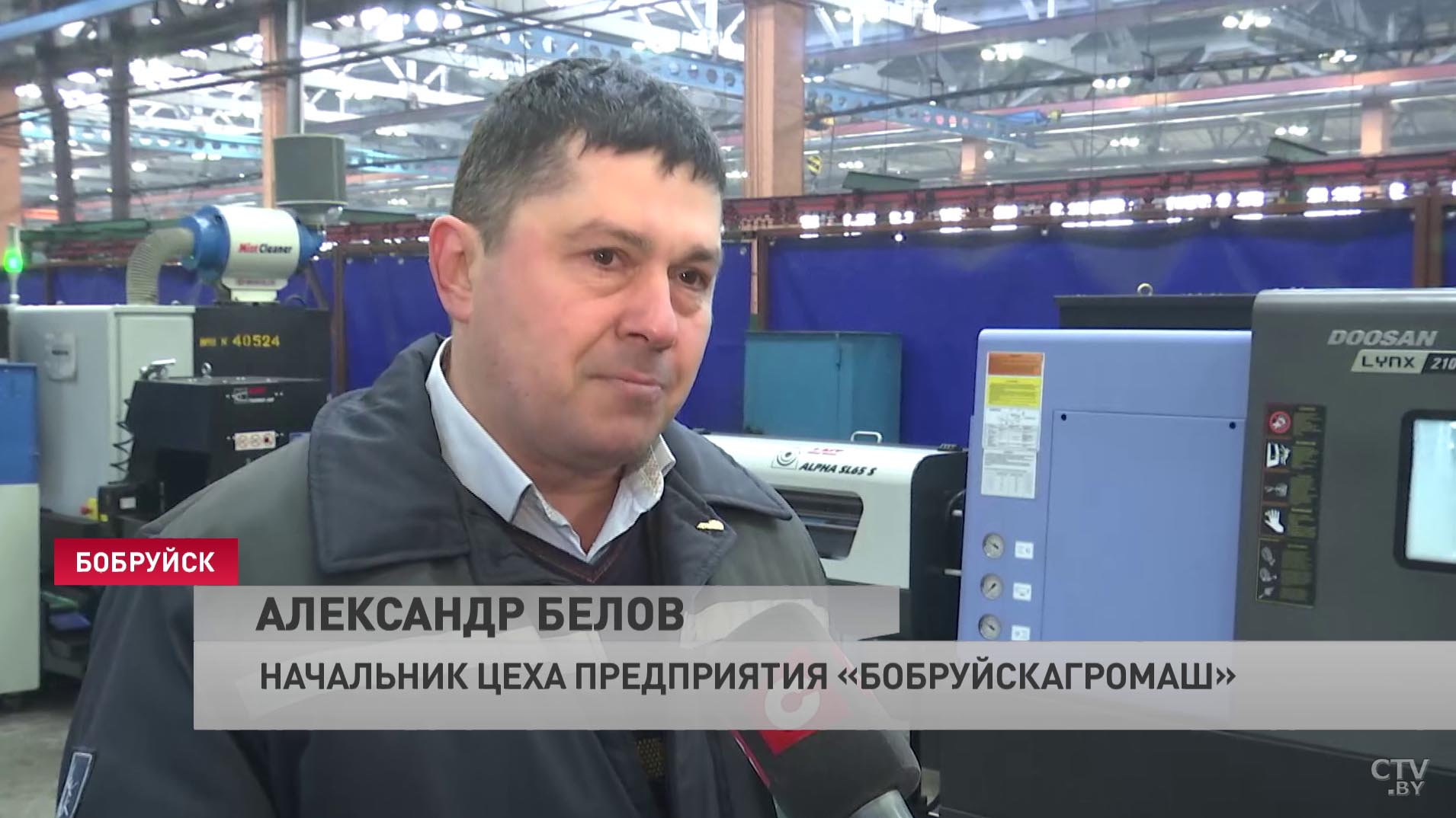 «Сына привёл сюда». Начальник цеха рассказал о династии, которая работает на заводе в Бобруйске-4