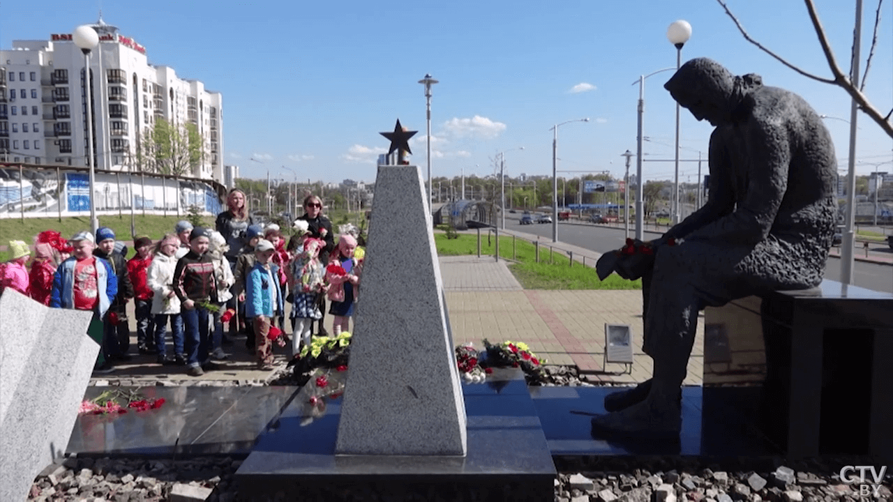 Он автор «Древа дорог» на новой станции метро. Показываем мастерскую белорусского скульптора Александра Шаппо -22