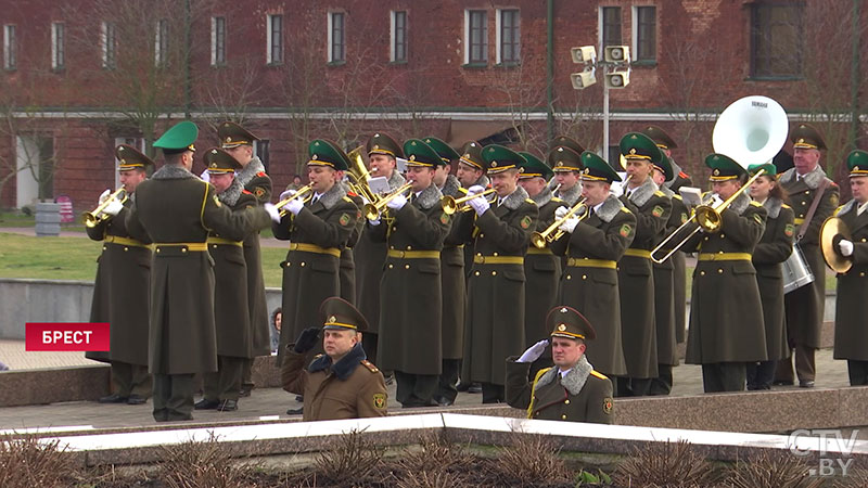 Валентина Матвиенко в Брестской крепости: «Мы правда в неоплатном долгу перед вами»-7