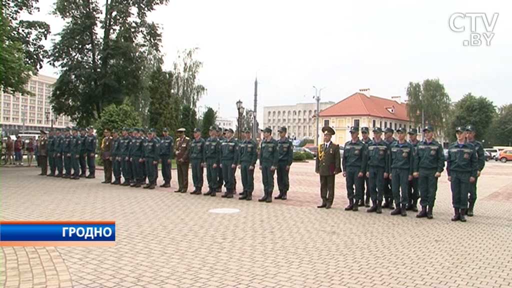 День пожарной службы в Гродно: увидеть профессию изнутри и попробовать тяготы работы МЧС на себе-7